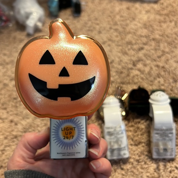 Bath and Body Works Holiday Wallflower Bundle - Picture 3 of 9